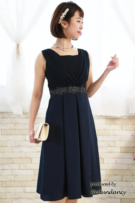 ネイビーのウエスト刺繍入りシャンタンドレスコーディネートセット