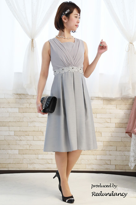 シルバーのウエスト刺繍入りシャンタンドレスコーディネートセット