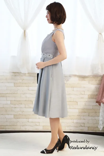 シルバーのウエスト刺繍入りシャンタンドレスコーディネートセット