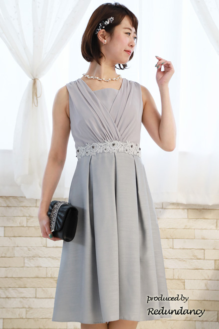 シルバーのウエスト刺繍入りシャンタンドレスコーディネートセット