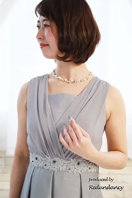 シルバーのウエスト刺繍入りシャンタンドレスコーディネートセット