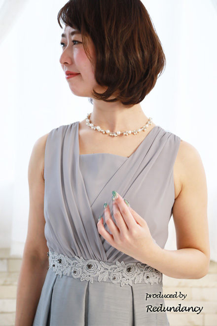 シルバーのウエスト刺繍入りシャンタンドレスコーディネートセット