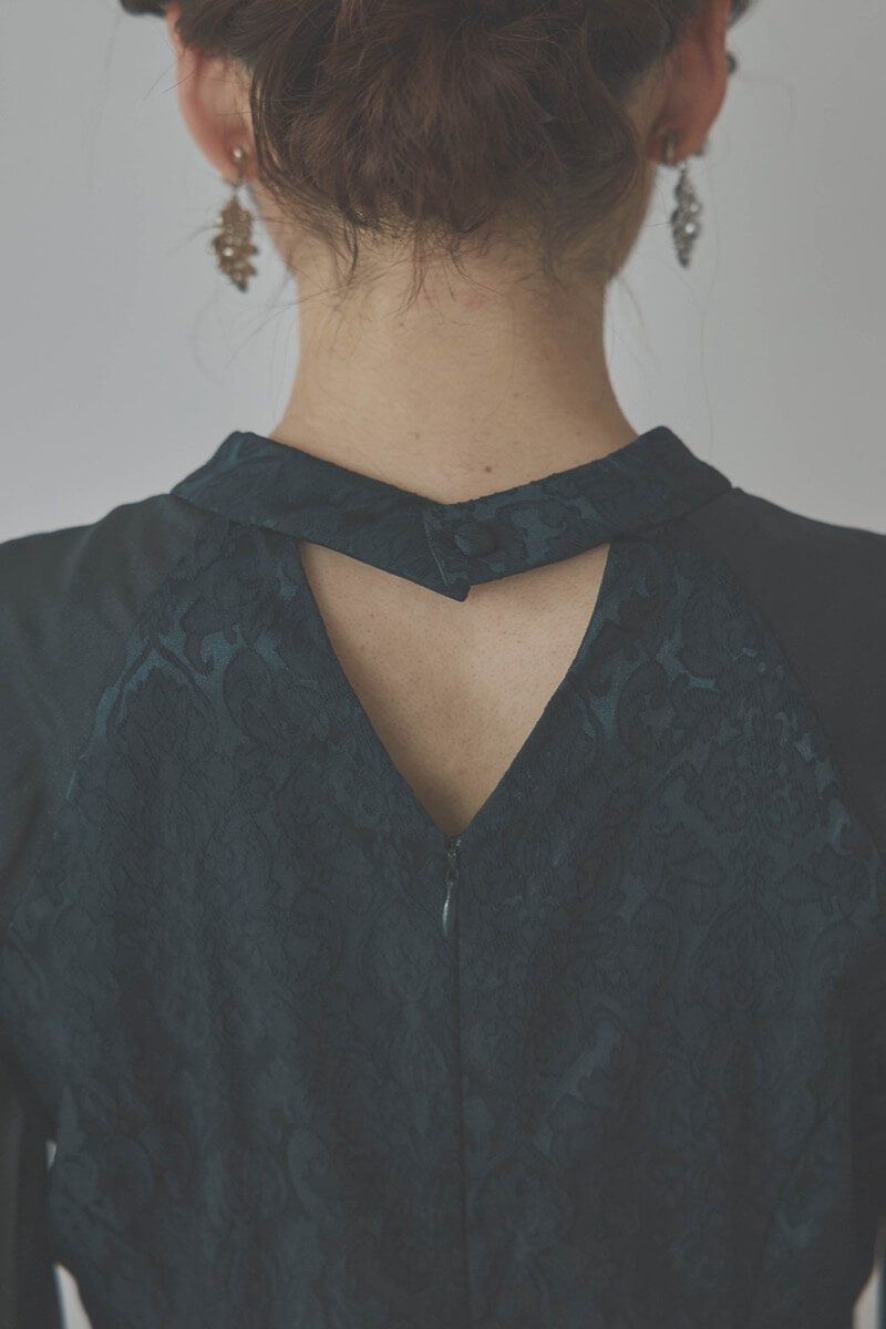 グリーンのジャガードタイトラインドレス