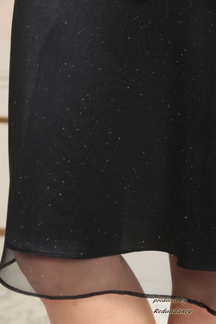 ブラックのホルターネックシフォンドレス