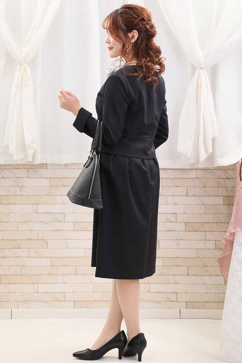 ネイビーのハートネックフレアセレモニースーツセット