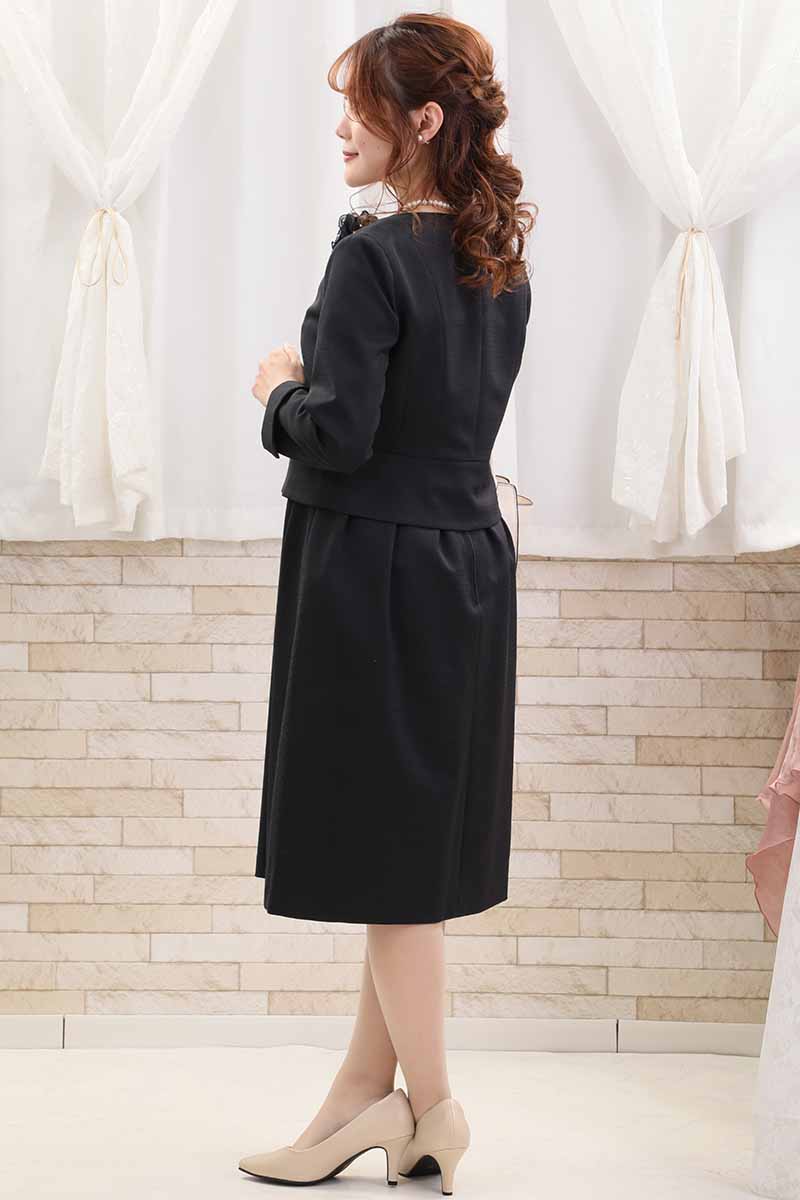 ネイビーのハートネックフレアセレモニースーツセット