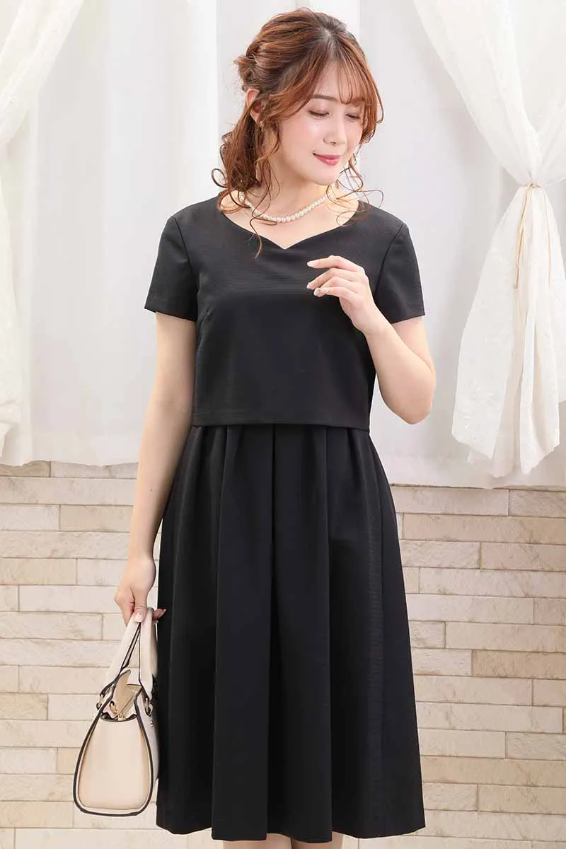 ネイビーのハートネックフレアセレモニースーツセット