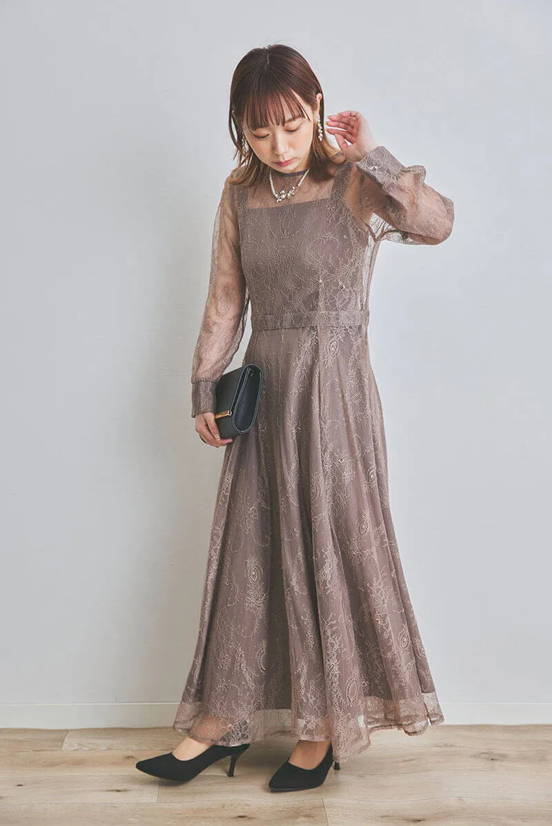 ブラウンのロングレースガウンドレス