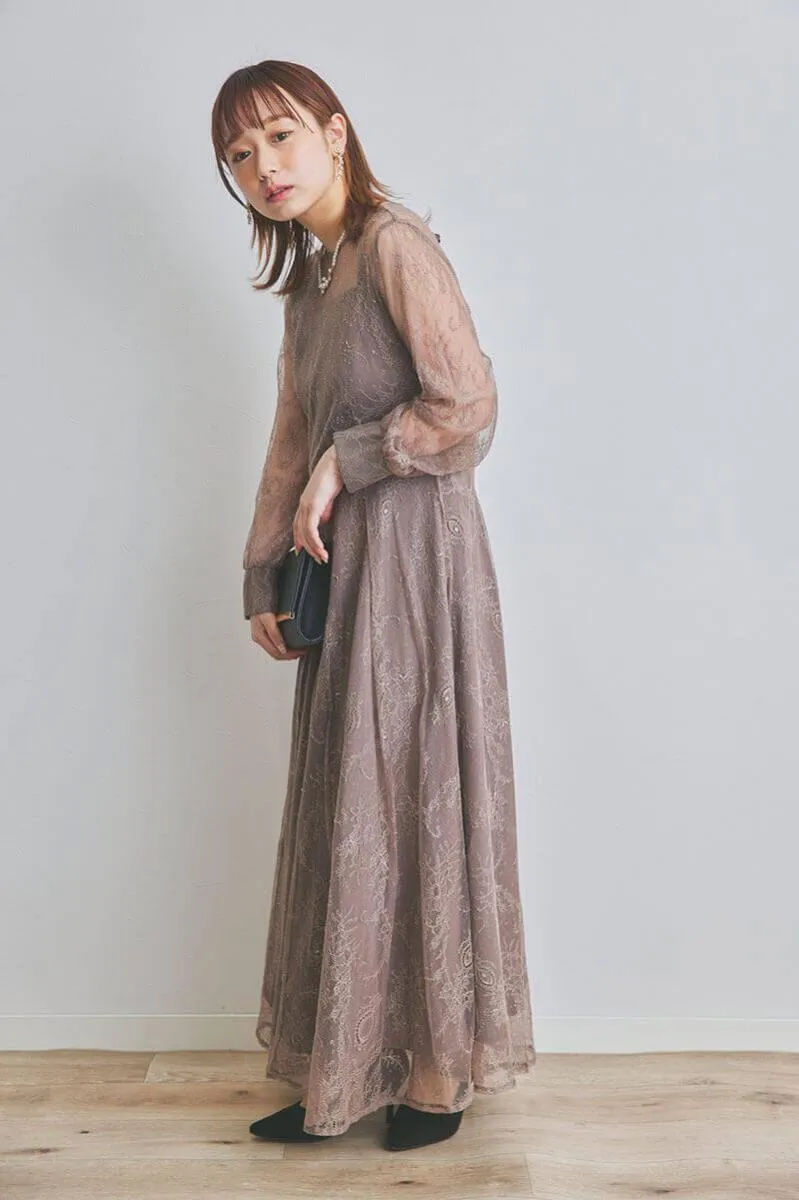 ブラウンのロングレースガウンドレス