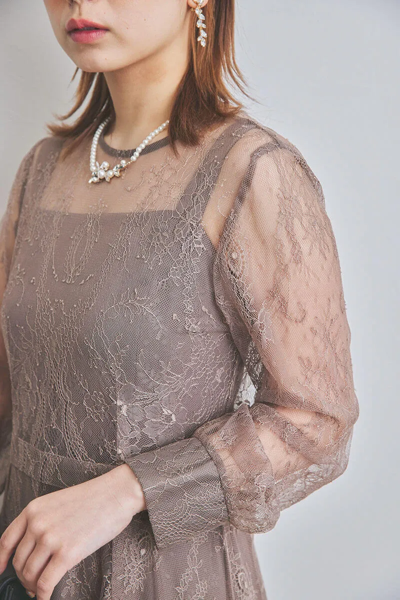 ブラウンのロングレースガウンドレス