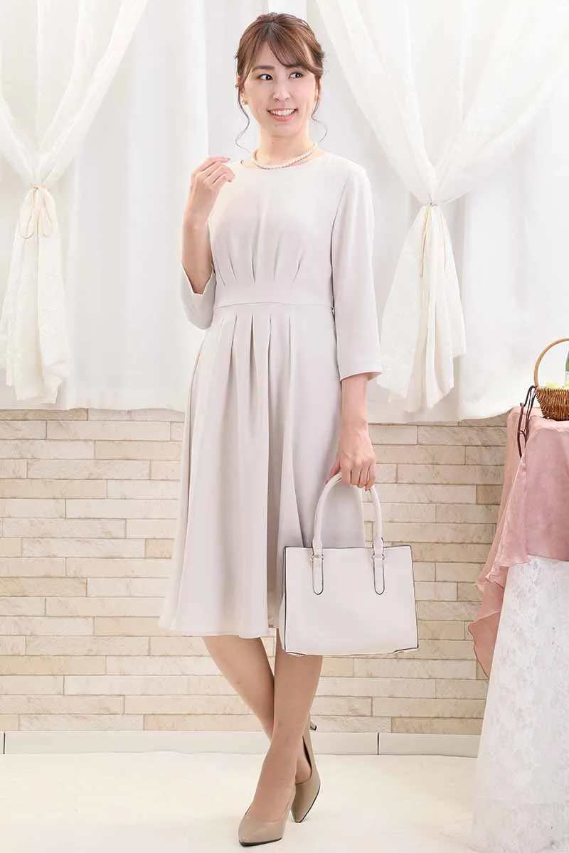 ライトベージュの七分袖タックギャザーセレモニースーツセット