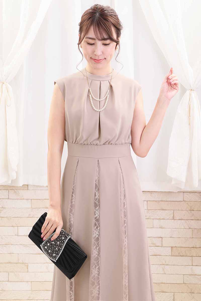 ピンクベージュの切替えレースドレスコーディネートセット