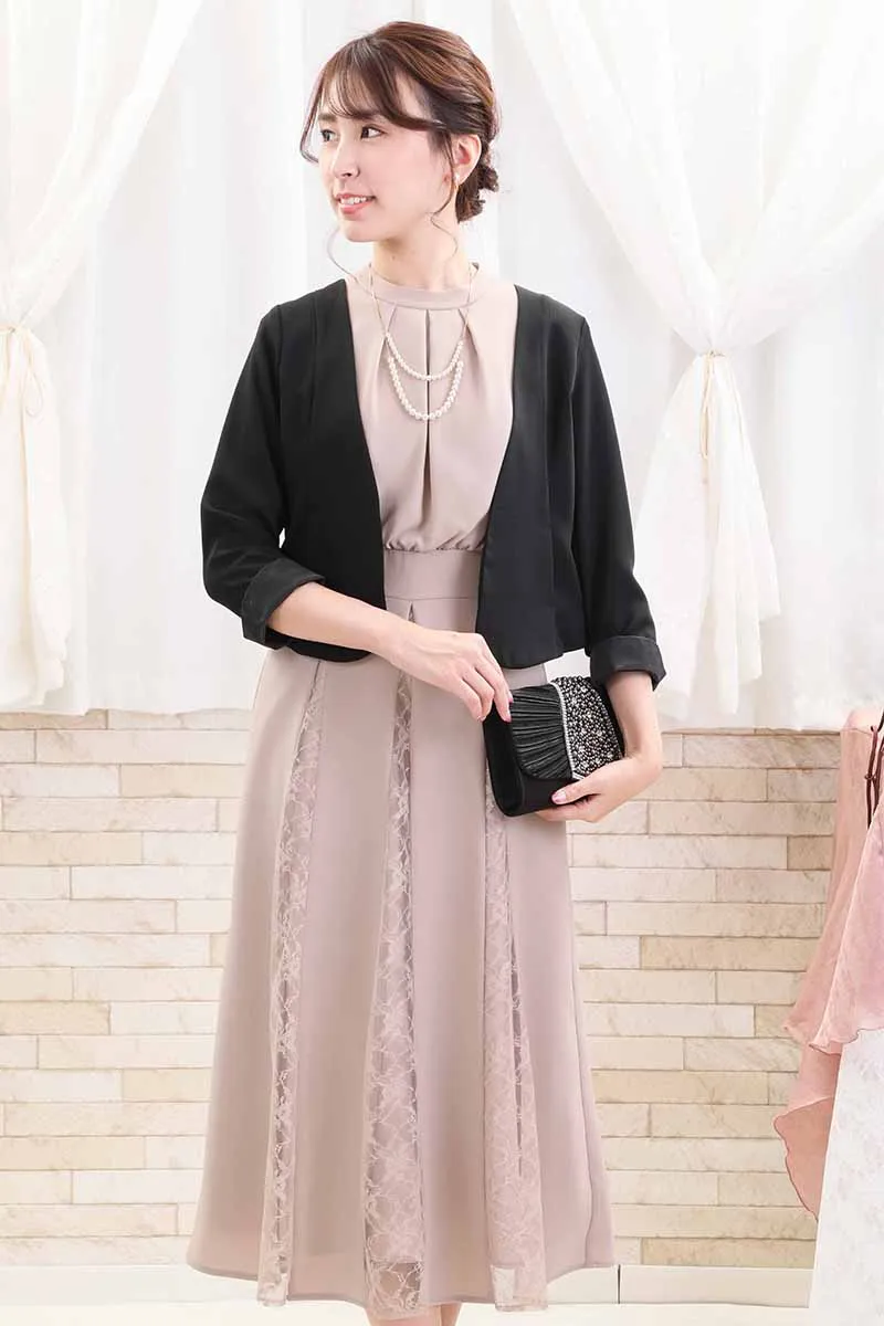 ピンクベージュの切替えレースドレスコーディネートセット