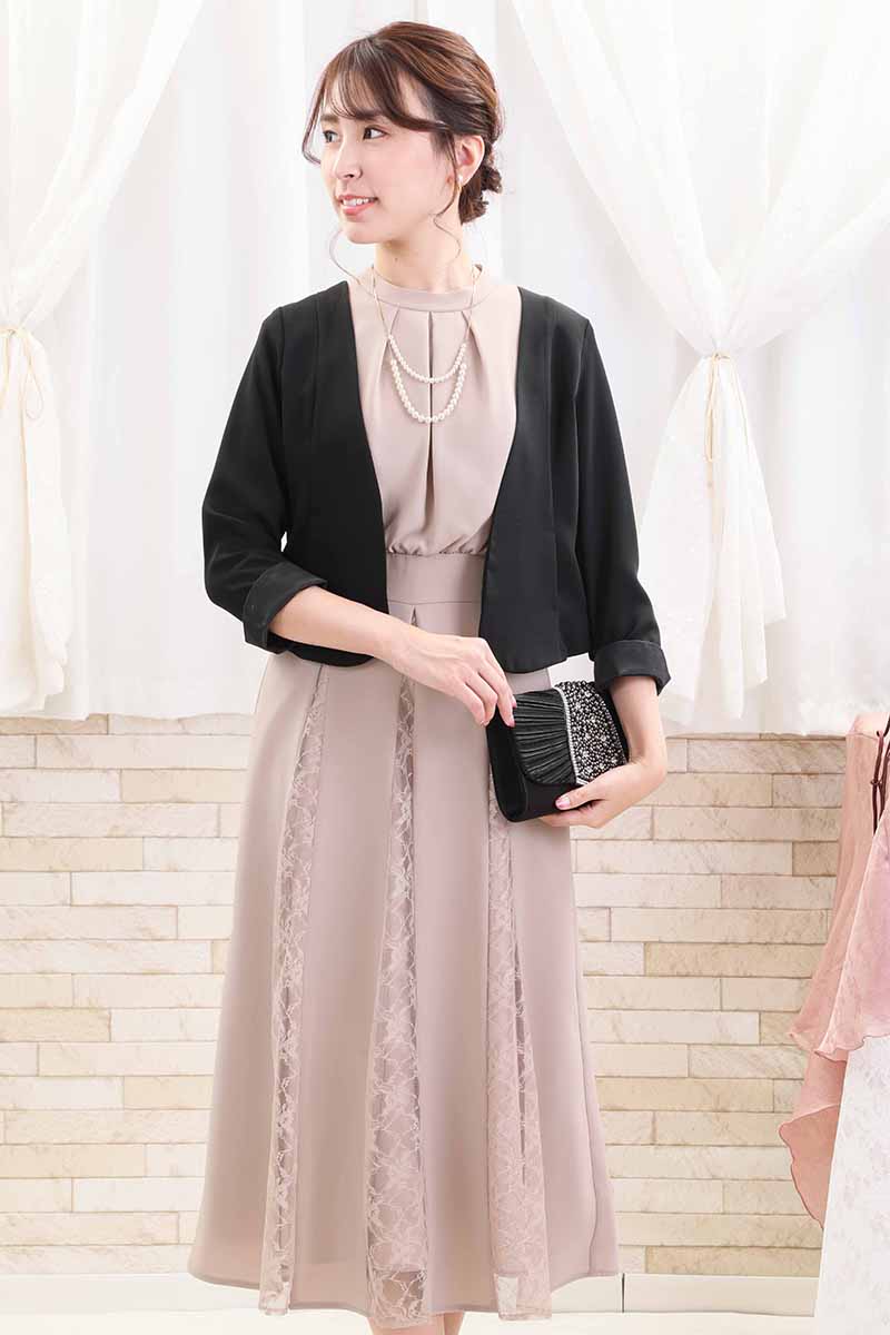 ピンクベージュの切替えレースドレスコーディネートセット