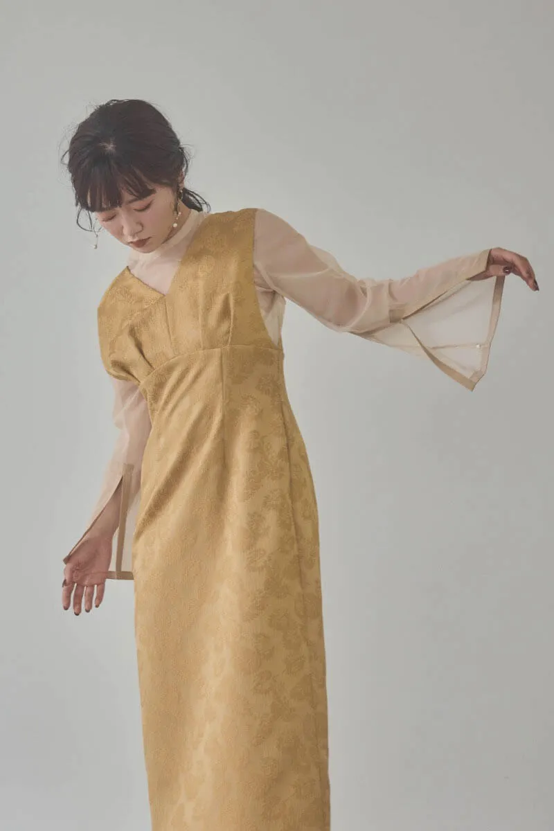 イエローのチュールインナー付きVネックドレス