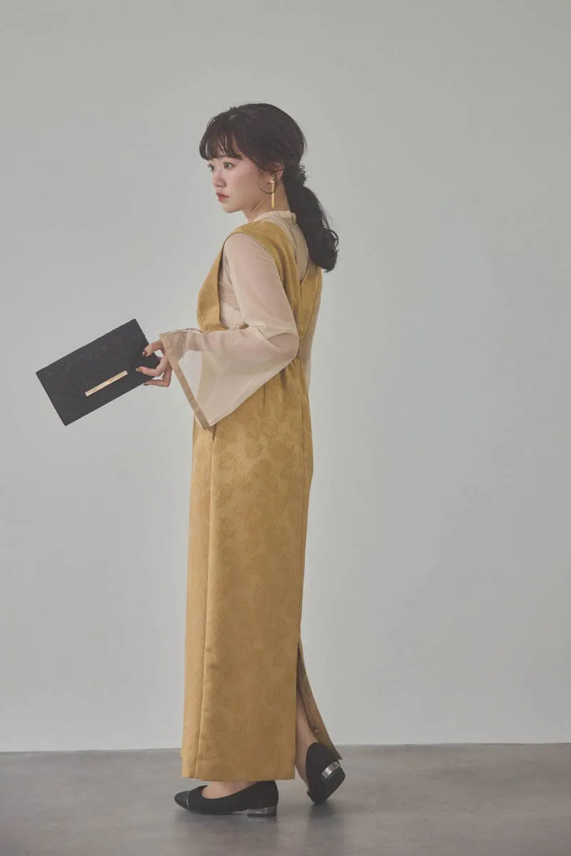 イエローのチュールインナー付きVネックドレス