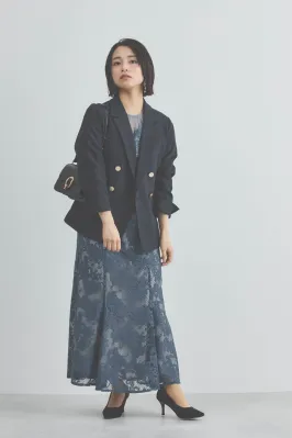 黒のメタルバックルショルダーバッグ