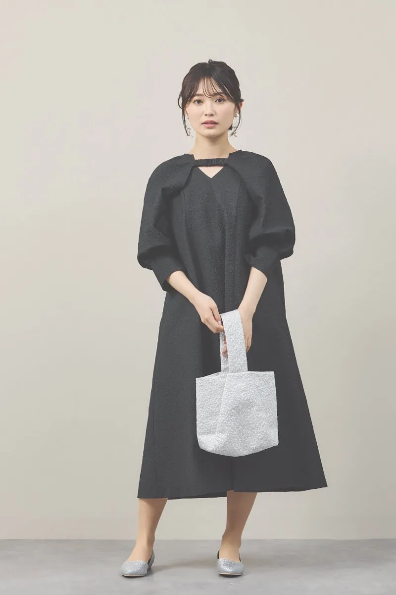 ホワイトの刺繍スパンコールのワンハンドルバッグ