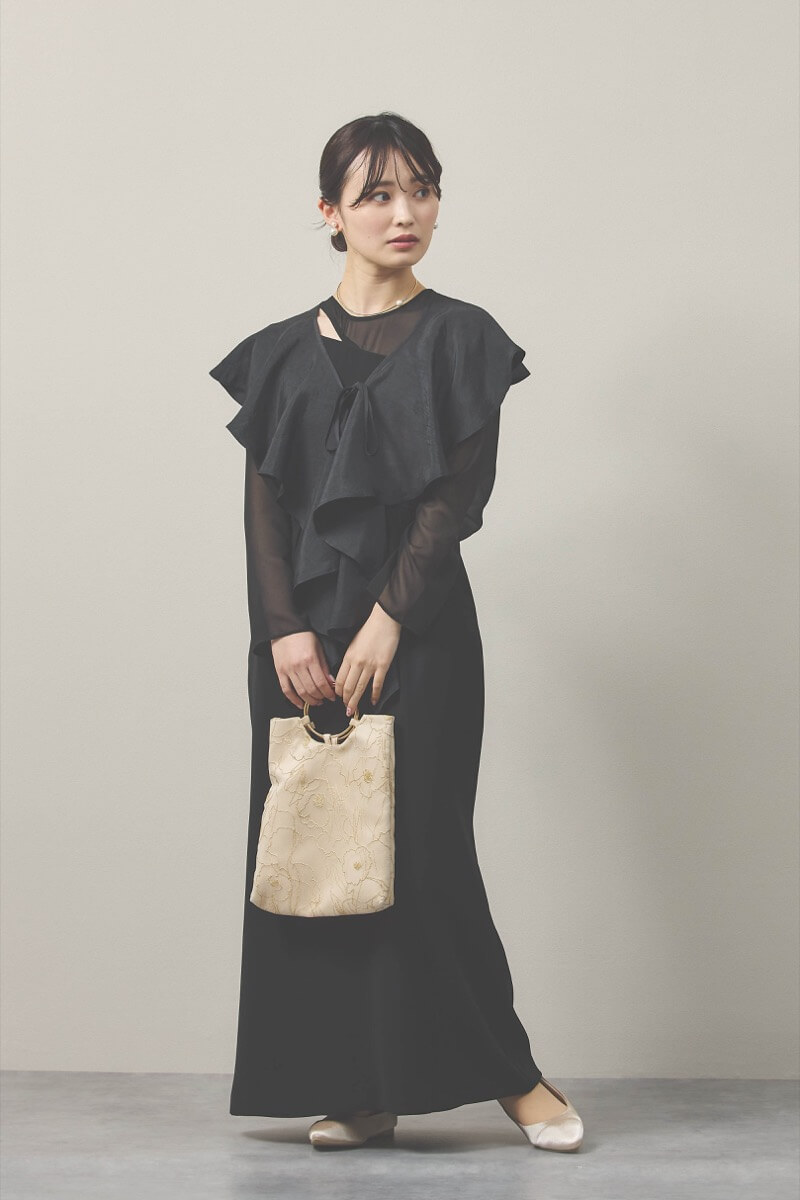 ベージュのフラワークロッキーバッグ