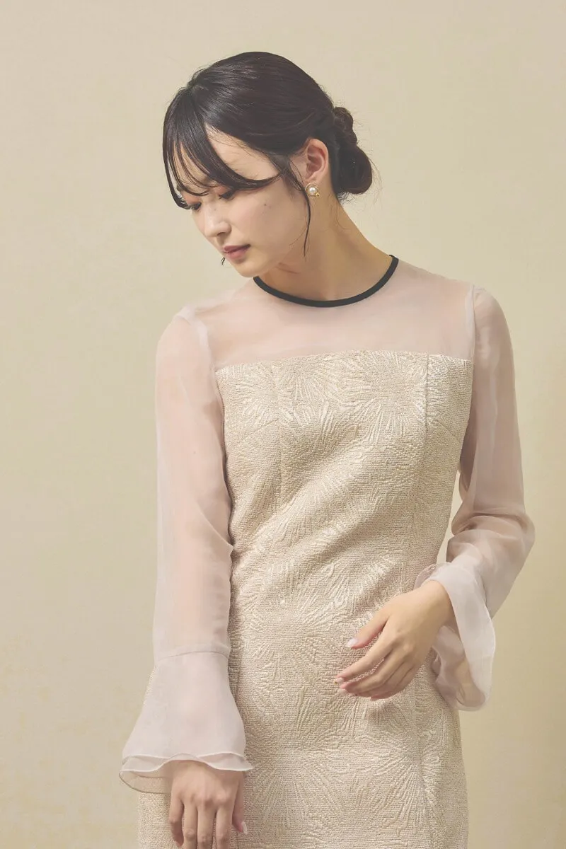 アクリルベースのパールイヤリング