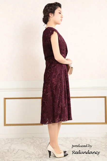 ボルドーのビロード風ミモレ丈ドレス