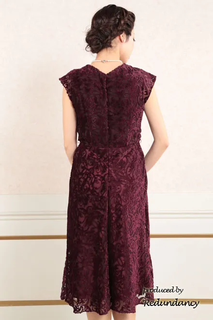 ボルドーのビロード風ミモレ丈ドレス