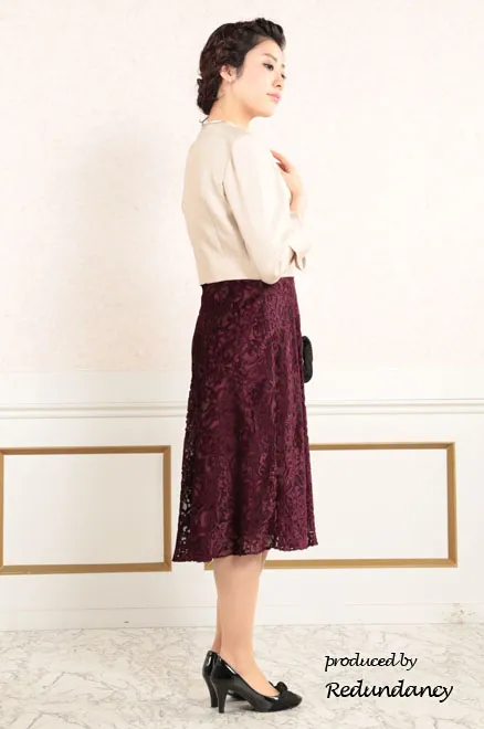 ボルドーのビロード風ミモレ丈ドレス