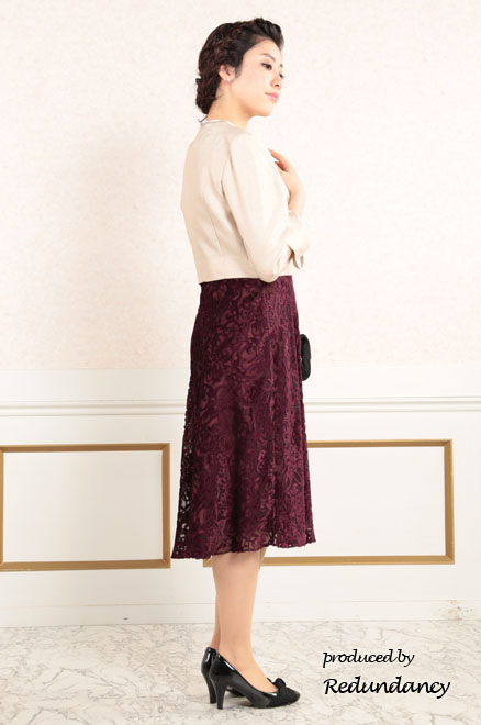 ボルドーのビロード風ミモレ丈ドレス