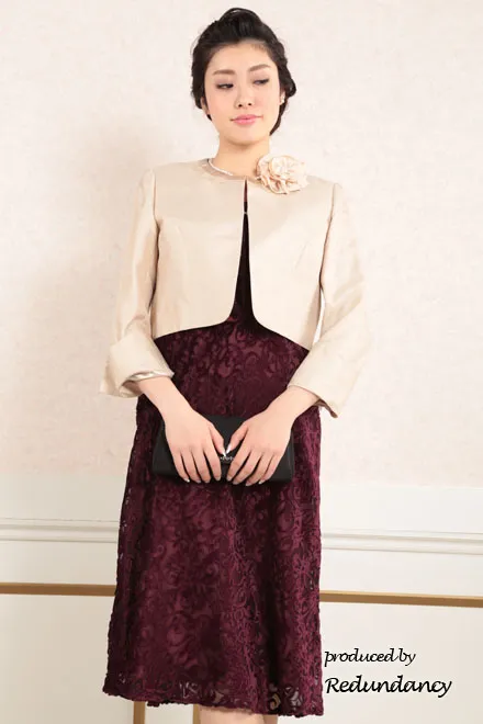 ボルドーのビロード風ミモレ丈ドレス