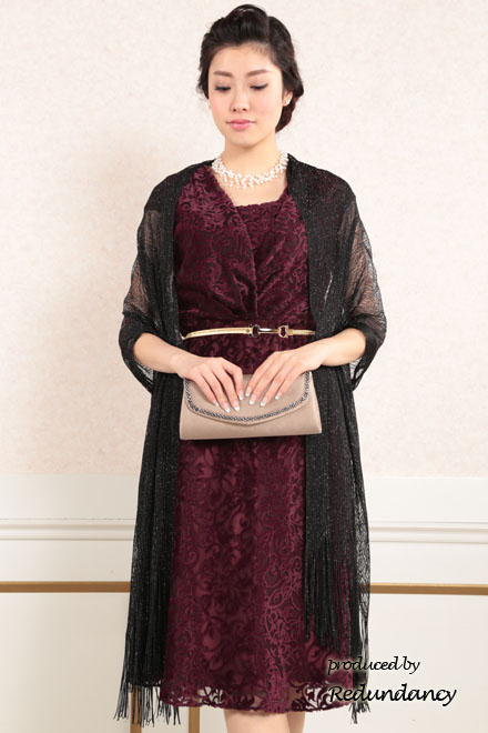 ボルドーのビロード風ミモレ丈ドレス