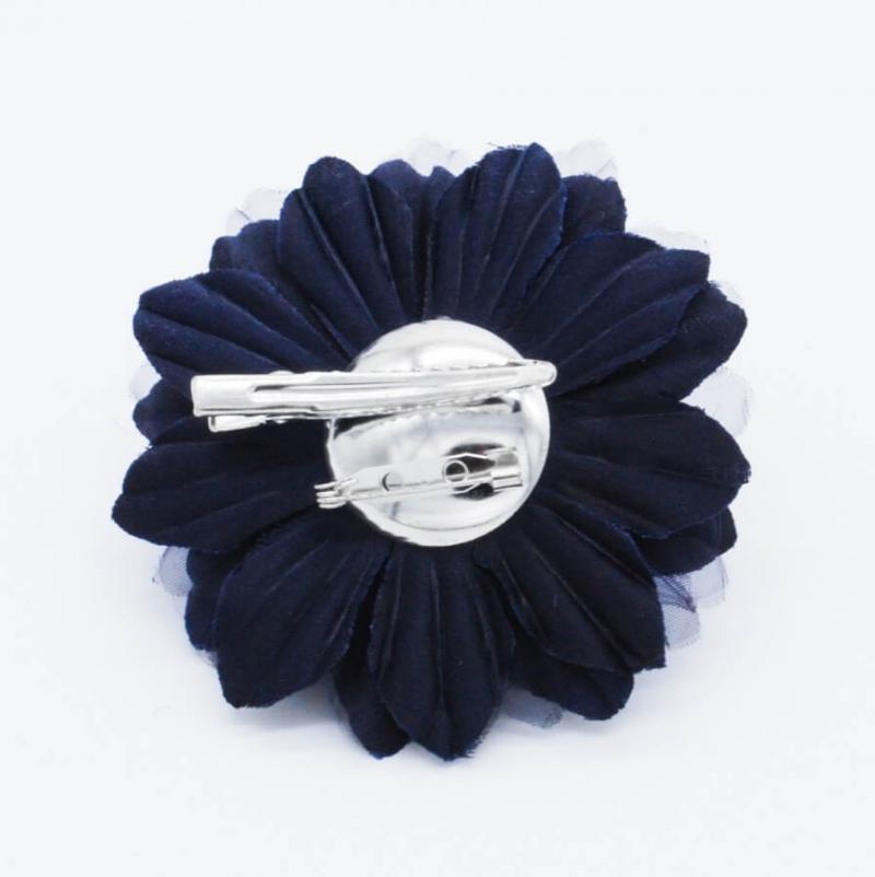 ネイビーのコサージュ