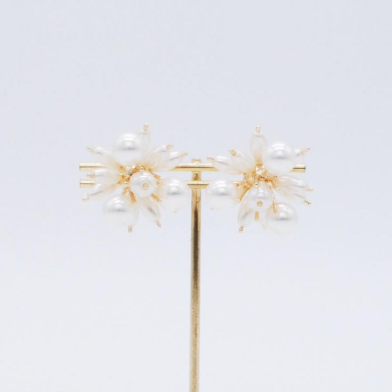 花火パールのイヤリング