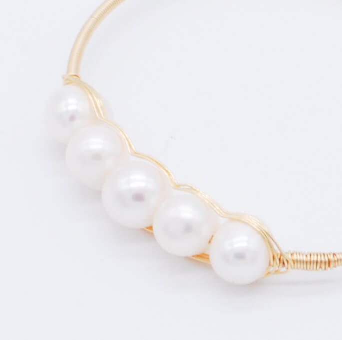 5粒パールのバングル