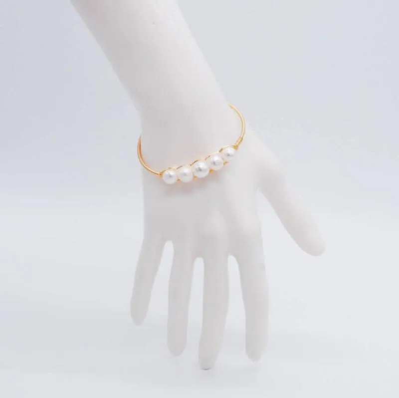 5粒パールのバングル