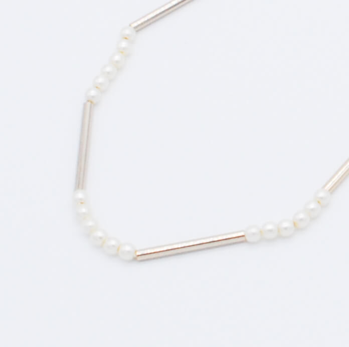 ベビーパール×ゴールドパイプネックレス