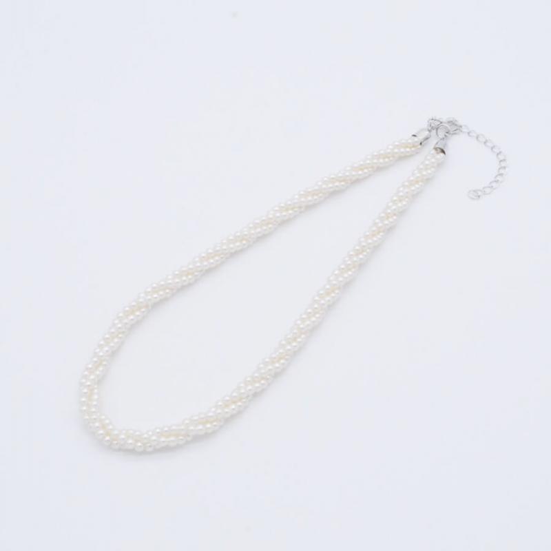 捻りパールのネックレス