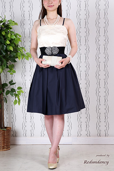 ブラックのシルバーモチーフベルト