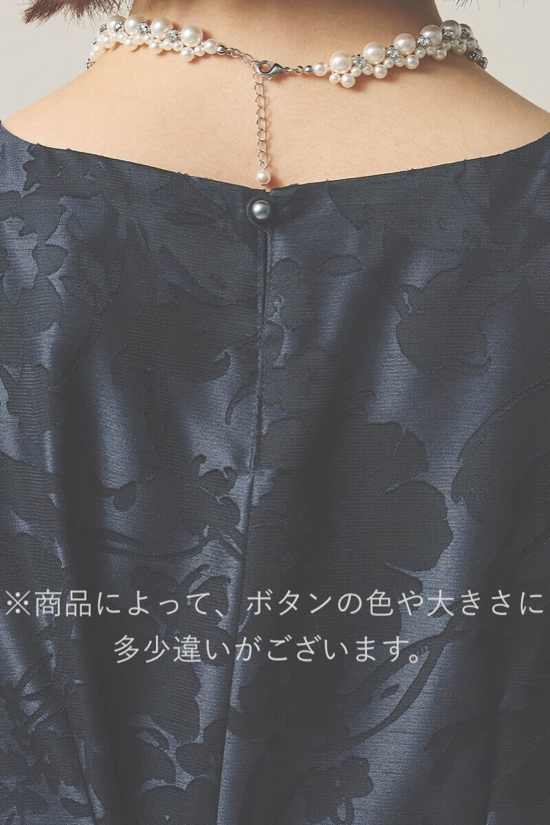 ネイビーのシフォンスリーブ花模様ドレス [ 店頭販売価格 42,900円 ]