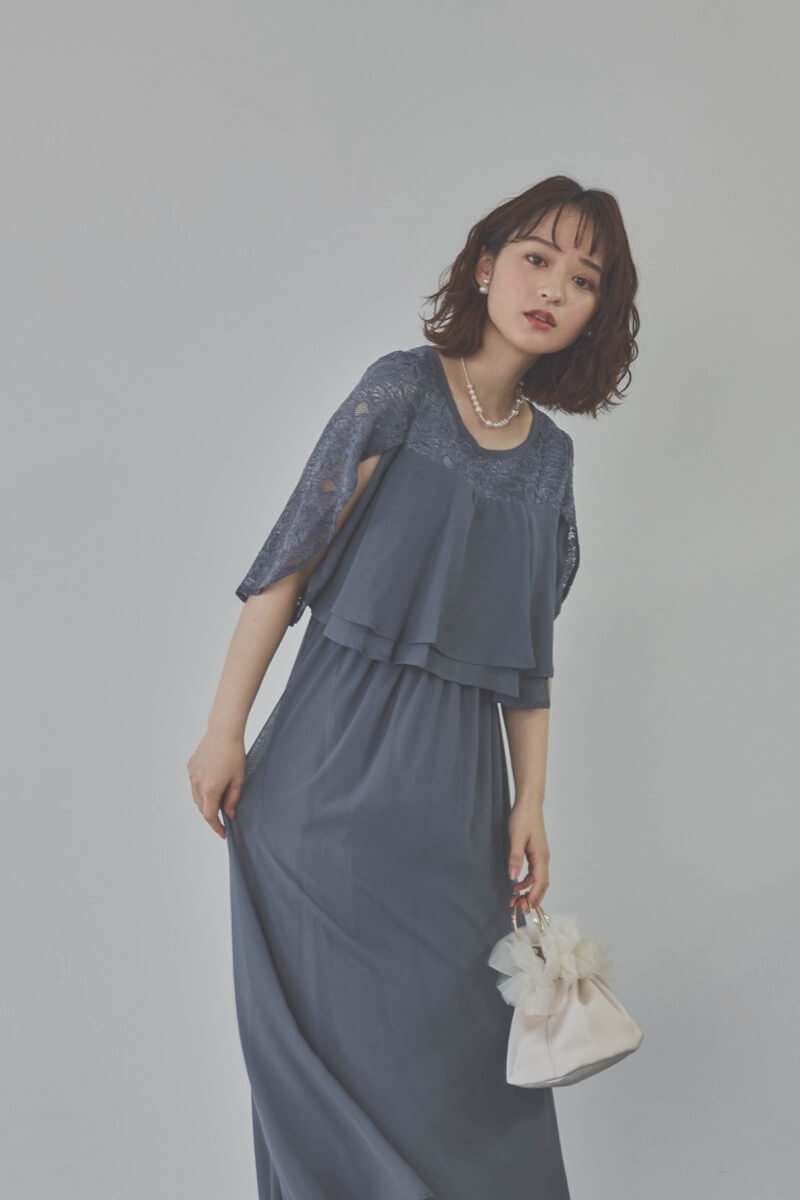 グレイッシュブルーの授乳口付スリットスリーブドレス