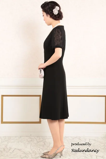 ブラックのレースパフスリーブフォーマルドレス