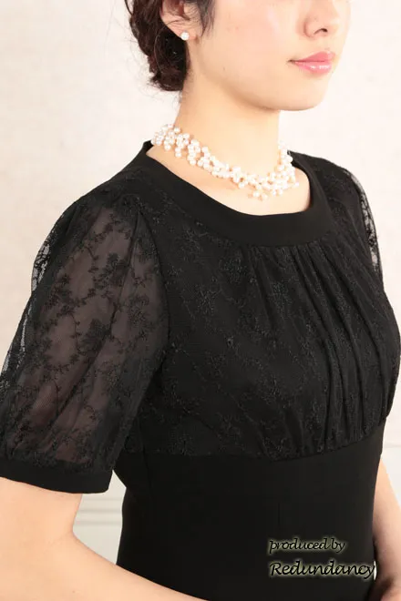 ブラックのレースパフスリーブフォーマルドレス