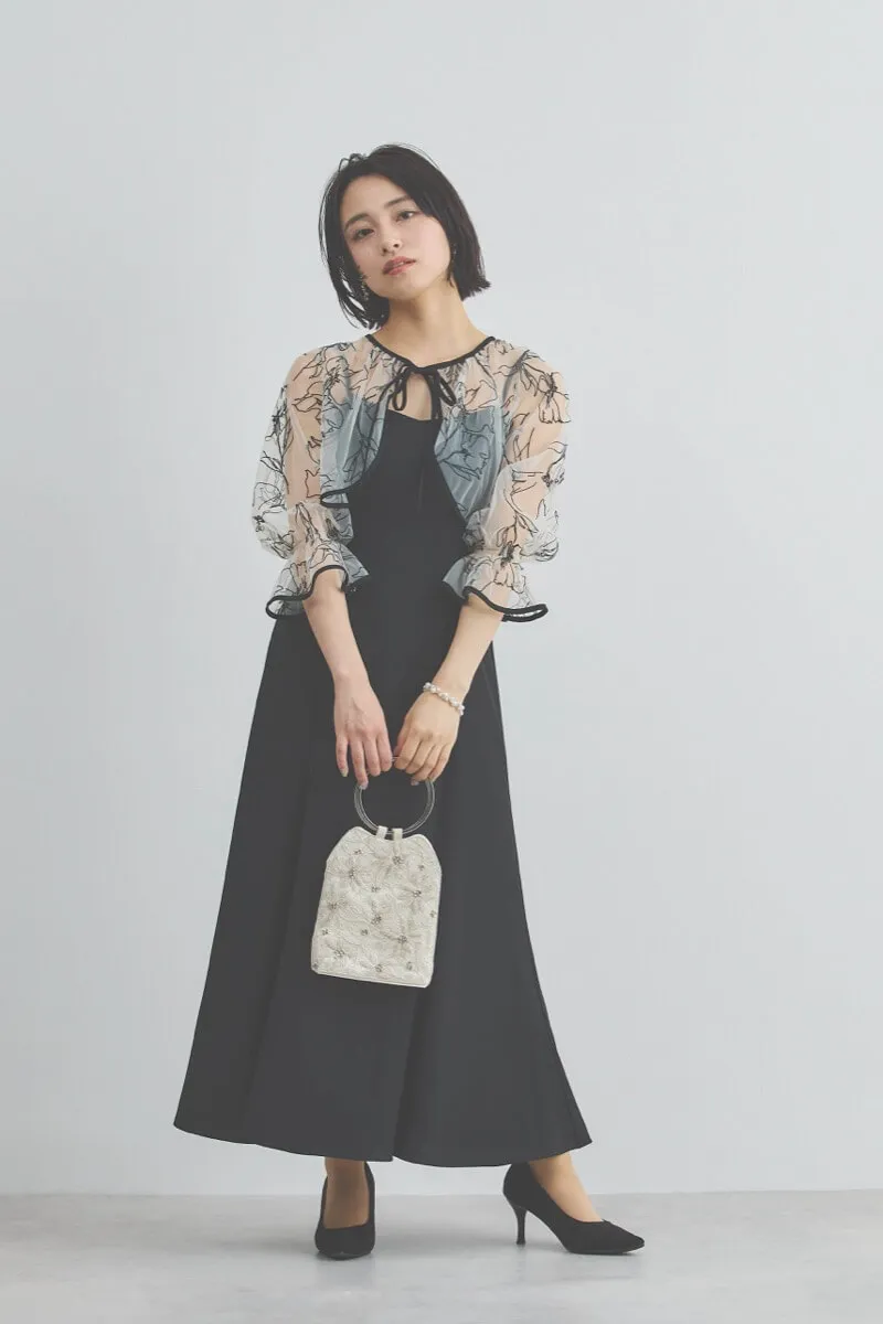 オフホワイトのフラワー刺繍のミニポシェット