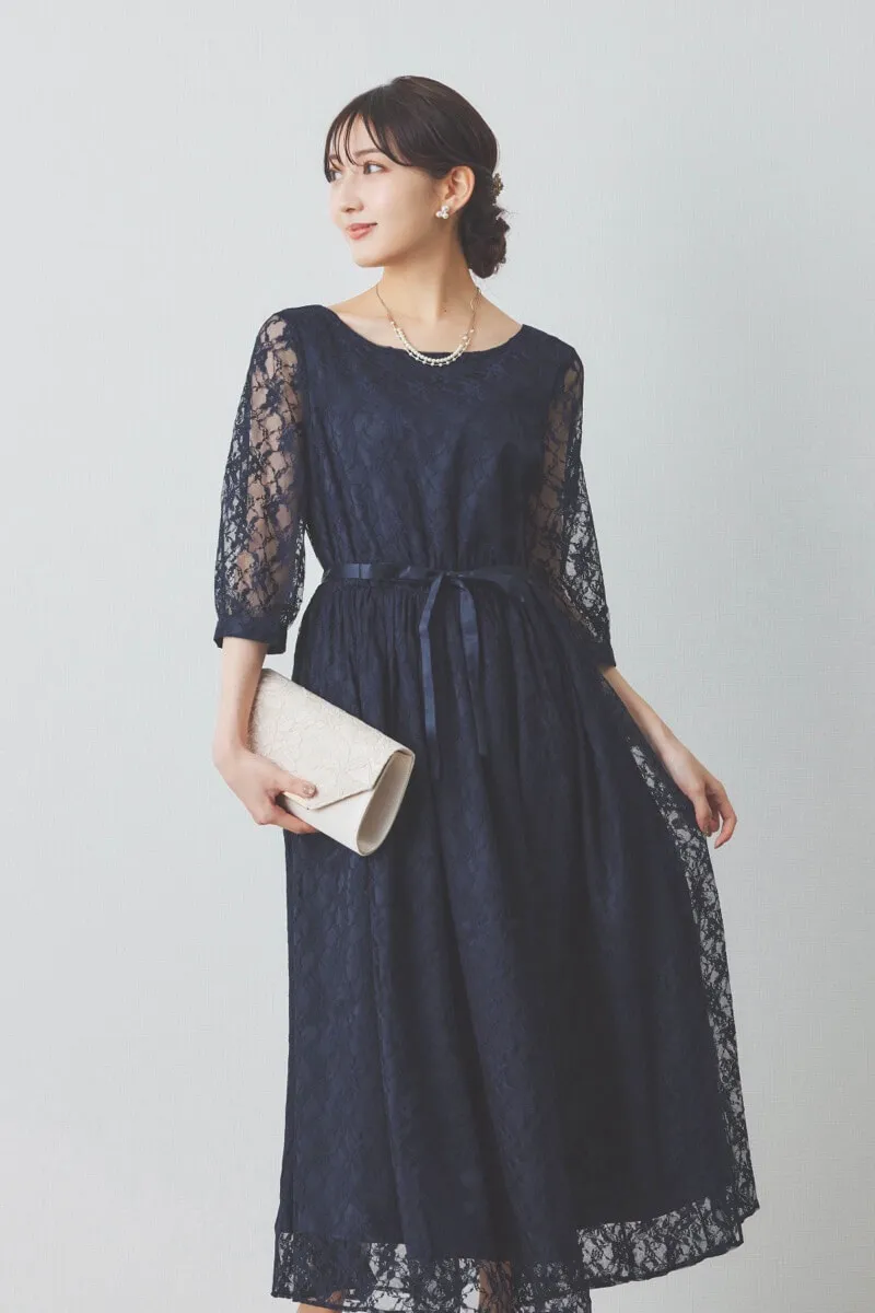 ベージュのレース×プレートクラッチバッグ