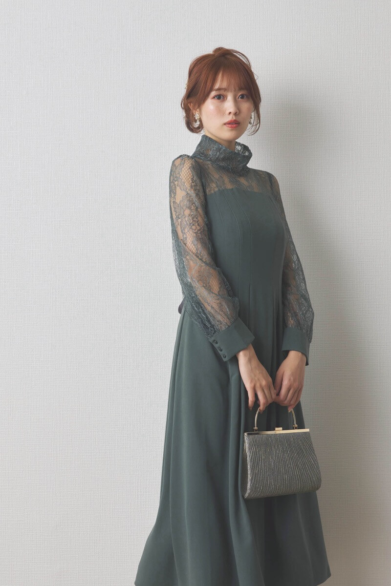 ゴールドのラメプリーツがま口クラッチバッグ