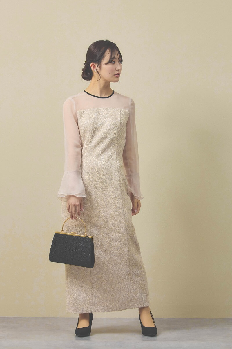 ブラックのラメプリーツがま口クラッチバッグ