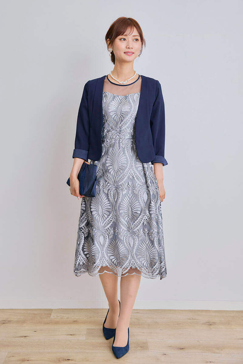 ネイビーのサテンオーガンジークラッチバッグ