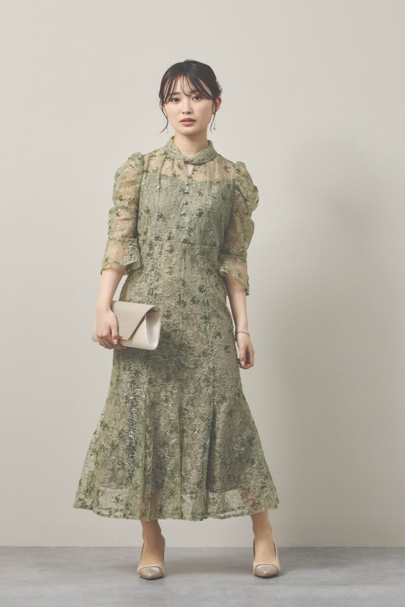 ゴールドラメのクラッチバッグ