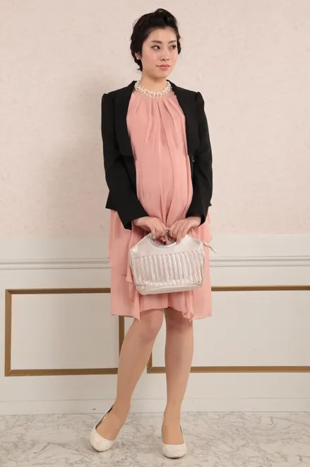 ブラックの長袖ジャケット