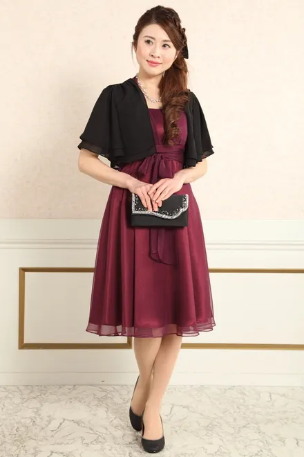 ブラックの背中レースの半袖ボレロ