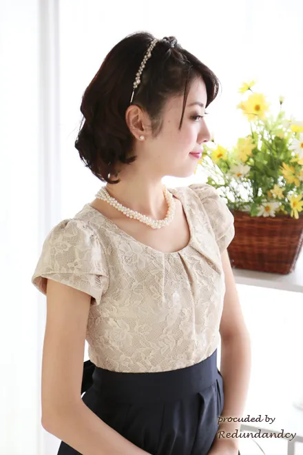 ベージュ×ネイビーのウエスト切替プリンセスラインドレス